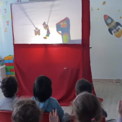 Hacivat ile Karagöz oyunu okulumuzdaydı