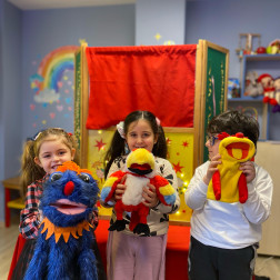 Kukla tiyatrosu okulumuzdaydı.