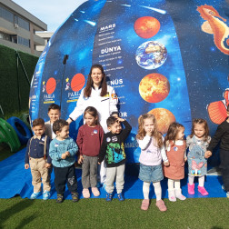 UZAYA YOLCULUK ETKİNLİĞİ İLE GÖKYÜZÜNÜ KEŞFETTİK