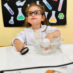 DENEYLERLE KEŞFEDİP ÖĞRENİYORUZ