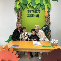 Dokuz Nokta Nature Anaokulu Öğrencileri Portfolyo Sunumunda