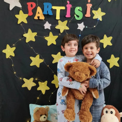 PİJAMA PARTİSİ
