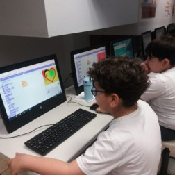 “Bir anne, yerine kimseyi koyamayacağımız en kıymetli yuvadır.”