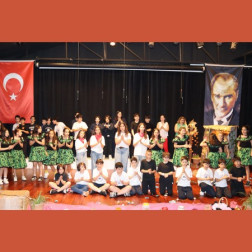 ‘’Bir Yol Bin Hikaye-Nasibe Eryetiş Anısına…" temasıyla düzenlediğimiz Balkanlar Festivali'ni başarıyla tamamlamanın mutluluğunu yaşıyoruz!