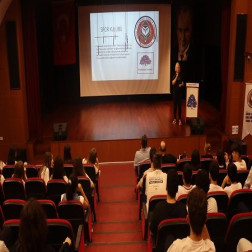 BALKANLAR KOLEJİNDE KULÜP TANITIMLARI GERÇEKLEŞTİRİLDİ