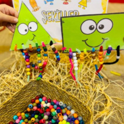 🌈 Şekillerle Renkli Bir Yolculuk!