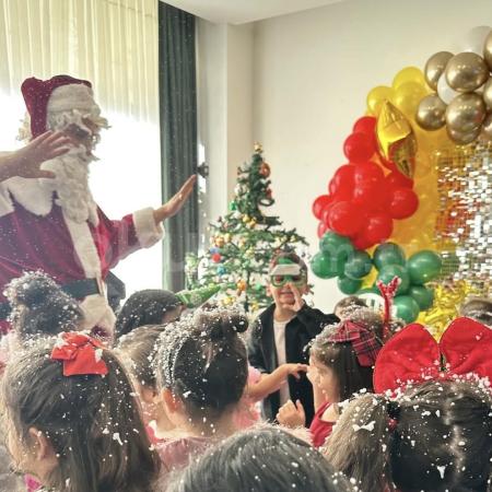 Yeni yıl ruhu Laden Anaokulu’nda, çocuklarımızın neşesiyle hayat buluyor…