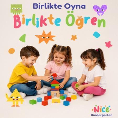 🤝 Grup oyunları; çocukların sosyalleşmeyi, birlikte hareket etmeyi ve iş birliği yapmayı öğrendikleri değerli öğrenme alanlarıdır. Birlikte oyun kurmak, kurallara uymak ve sıra beklemek sosyal gelişimlerini destekler.