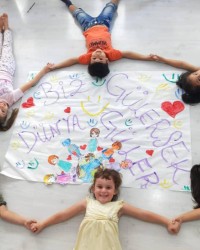 Biz GÜLERSEK DÜNYA GÜLER