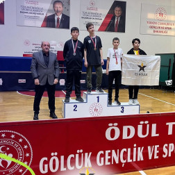 ES KOLEJİ MASA TENİSİ TURNUVASINDA YİNE BAŞARDI !