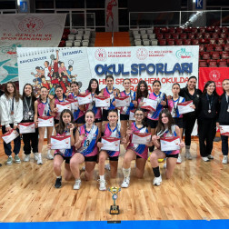 Yıldız Kız Voleybol Takımımız İstanbul 4.’sü Oldu!