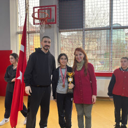 YILDIZ DANSÇIMIZ HİRA