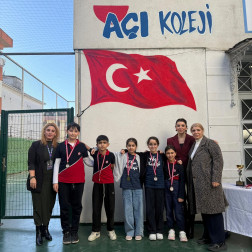 Kaptanlar Yarışıyor Satranç Turnuvasının madalya töreninden kareler ♟️🏅