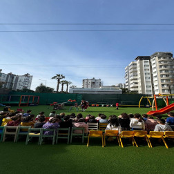 Çocuklarımız için Eğlenceli Jonglör Gösterisi! 🎭