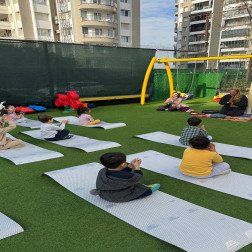 Miniklerle Yoga Zamanı! 🌿✨