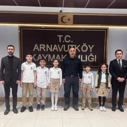 ÖĞRENCİLERİMİZ İLE ARNAVUTKÖY KAYMAKAMI SAYIN MAHMUT HERSANLIOĞLU'NU  VE ARNAVUTKÖY İLÇE MİLLİ EĞİTİM MÜDÜRÜ SAYIN MUSTAFA YILMAZ'I ZİYARET ETTİK.