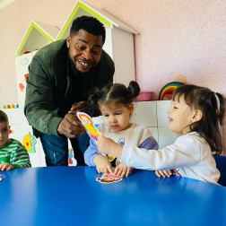 İngilizce Eğitimi - Native Öğretmenimiz