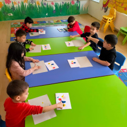 🎨🌸 Minik Parmaklardan Baharın Renkleri!