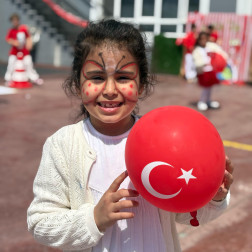 AKSA'DA ŞENLİK VAR. 23 NİSAN ULUSAL EGEMENLİK VE ÇOCUK BAYRAMI AKSA KOLEJİNDE COŞKUYLA KUTLANDI.