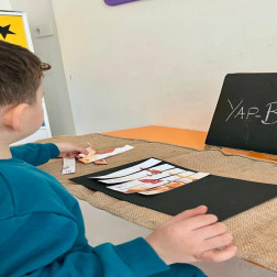 Minik Ellerle Renkli Yapboz Macerası!