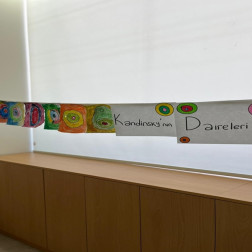 🎨🎨 Kandinsky’nin Daireleriyle Renkli Sanat Etkinliği! 🔴🟡🟢