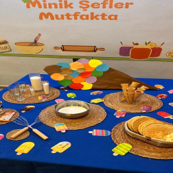 🍦 Minik Şefler Mutfakta – Waffle & Dondurma Şenliği