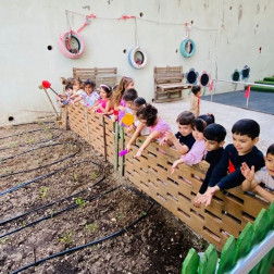 🧑‍🌾 Bahçemizi Ektik – Minik Eller Toprakta!