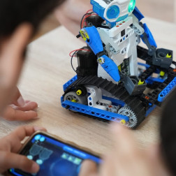 🤖 Minik Zihinler Kodluyor, Robotlar Hayat Buluyor! 🌟📱