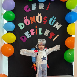 Miniklerin Geri Dönüşüm Defilesi!