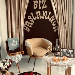 🕰️ Biz Yaşlanınca… Hatıralarla Dolu Bir Zaman Yolculuğu ☕📞