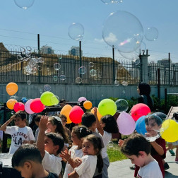 🫧 Baloncuklarla Gökyüzüne Neşe Taştı! 🌈🎈