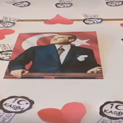 🇹🇷 Saygı ve Minnetle Anıyoruz: 10 Kasım Atatürk'ü Anma Günü 🕊️