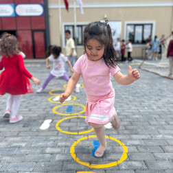 okulumuz son dersleri 'veli etkinlik-dışarda ders ve piknik 'tüm hızıyla devam ediyor:)))))))))