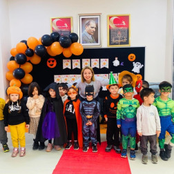 🎃Rengârenk Kostümlerle Cadılar Bayramı Kutlaması!
