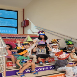 🎩En Renkli Şapkalar Bizim!