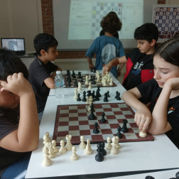 ♟️ Zekâ Dolu Hamleler: Satranç Turnuvası Heyecanı!