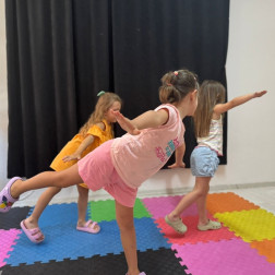 Esneklik, Denge ve Eğlence Bir Arada! 🤸‍♀️✨