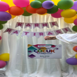 🎉 KARNEMİZİ ALDIK, ŞENLİĞİMİZİ KUTLADIK! 📚🎈