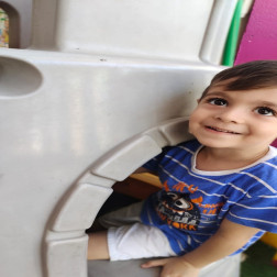 🎈 Renkli Toplar, Neşeli Yüzler! Oyun Oynamak Bizim İşimiz! 🌈🤹