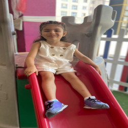 🎉 Açık Havada Eğlencenin Rengi: Bahçede Oyun Zamanı! 🚗🌈