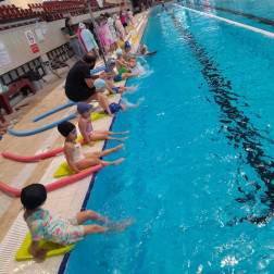 🏊‍♀️ Minik Kulacılar Havuzda! 💦