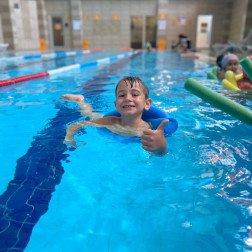 🏊‍♂️ Minik Yüzücüler Havuzda!