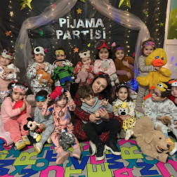 🌙 Pijamalar Giyildi, Parti Başlasın!