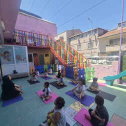 Açık Havada Yoga Keyfi 🌞🧘‍♀️