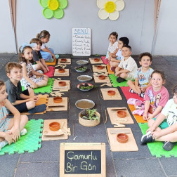 ÇAMURLU BİR GÜN