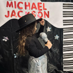 Miniklerin Michael Jackson Coşkusu 🎩🎤