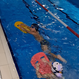 Yazın Serinleten ve Sağlık Katan Yüzme Derslerimiz Başladı!