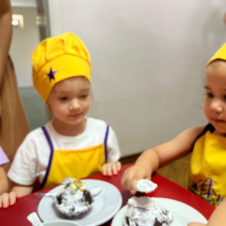 Yaz Okulu Açılış Partisi’nde Cupcake Atölyesiyle Tatlı Bir Başlangıç!