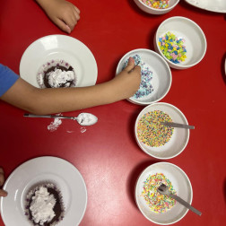 Yaz Okulu Açılış Partisi’nde Cupcake Atölyesiyle Tatlı Bir Başlangıç!