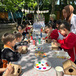 Minik Fırçalar, Renkli Yuvalar!